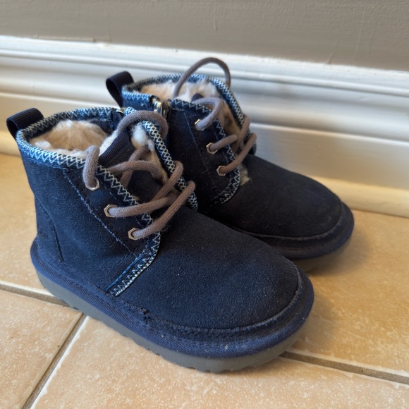 Ugg Neumel booties toddler size 9 - Picture 2 of 3